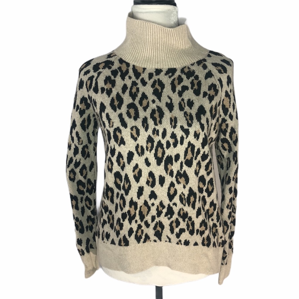 Ann Taylor Loft Leopard‎ Print Woman’s Sweater